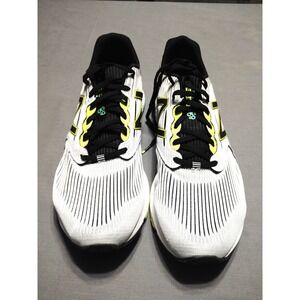 NWOT New Balance M890WB6 Men 15 Running Shoes White Black Neon Athletic Preppy